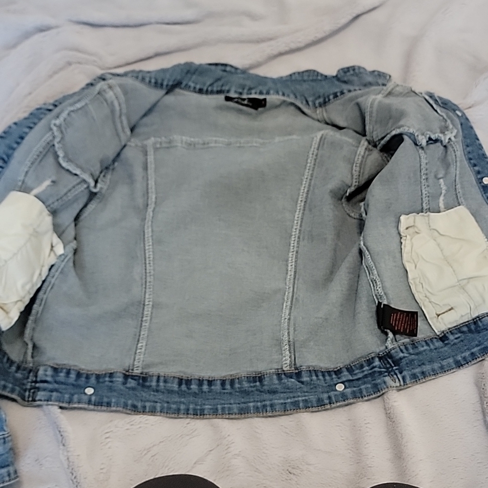 Earl Jeans Distressed Denim Jacket - Picture 5 of 7
